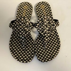 TORY BURCH MILLER TRIANGLE GEO THONG SANDALS